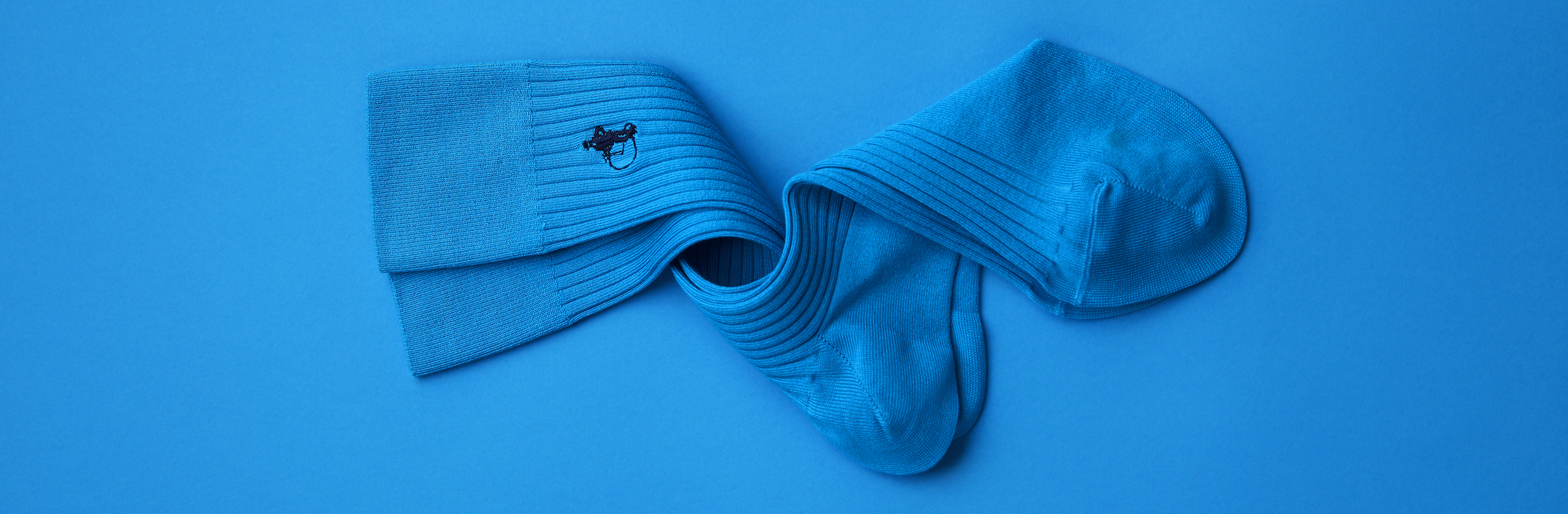 Men’s Style Tips: How to wear turquoise socks